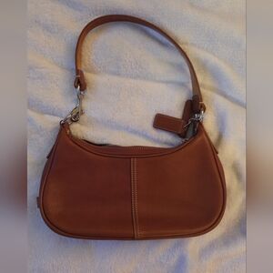 Coach Vintage Hamptons Small Leather Demi Hobo Shoulder Bag